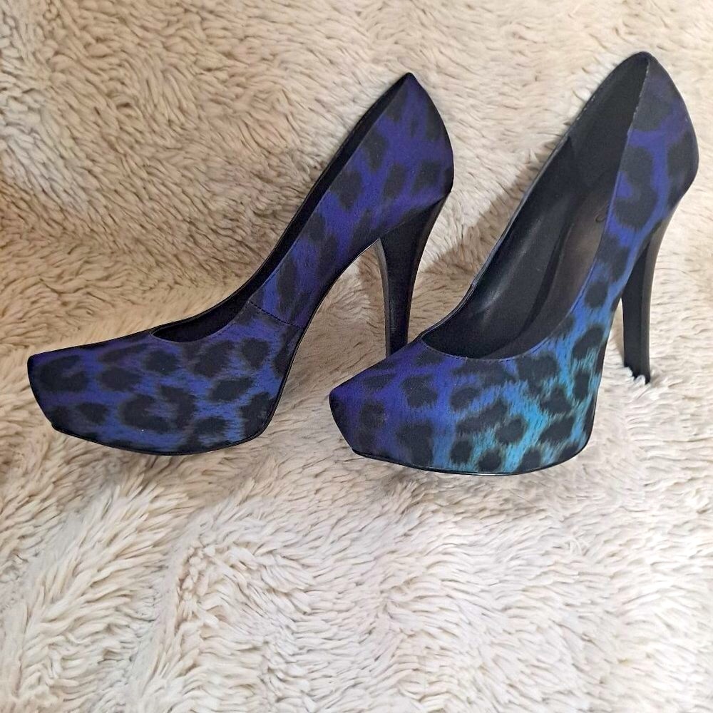 Carlos Santana Purple Leopard Print Platform Heels